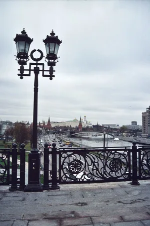 Between the past and the future. Кадр 7
