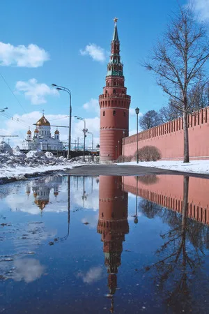 Mirror land. Кадр 3