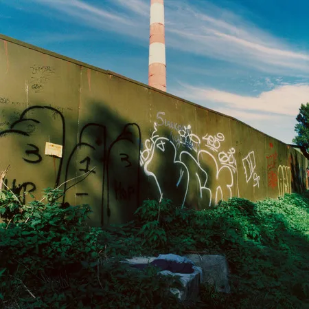 Once at outskirts. Кадр 4