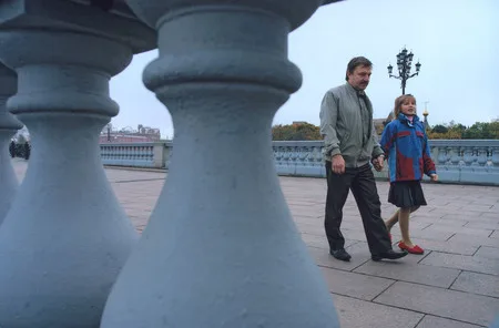 Mama, papa, brother and me — patronage family. Кадр 10