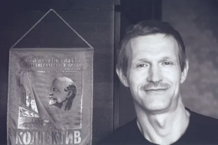 Classmates thirty years later. Кадр 8