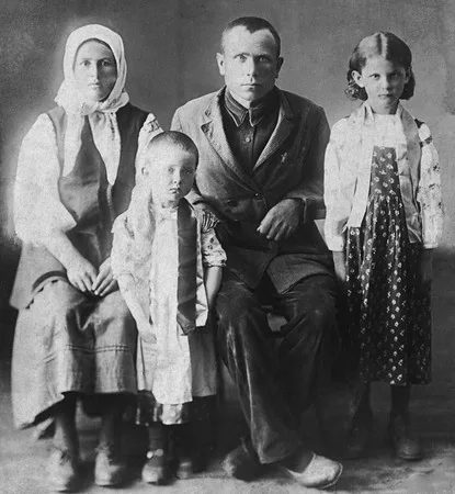 Сельский портрет 1920-1940-х гг.. Кадр 5