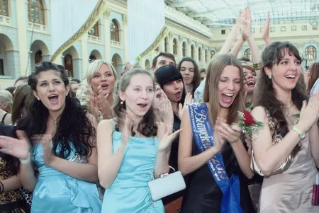 Medallist's ball. Кадр 13