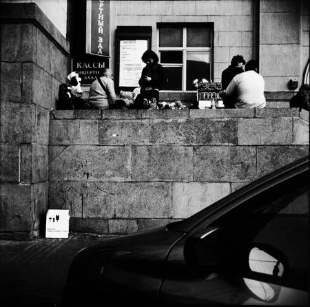 Streets in portraits. Sellers. Кадр 4
