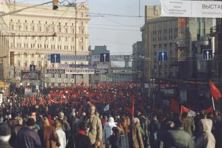 Red day in Moscow. Кадр 1