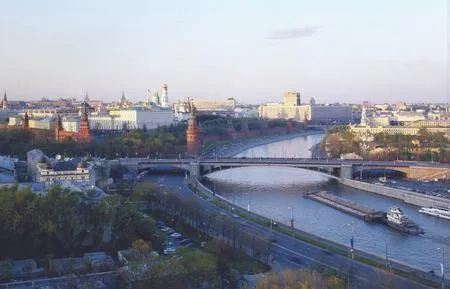 6 часов на Храме Христа Спасителя. Кадр 4