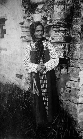 Closer to the body. Russian costume in photographs XIX — XXI centuries. Кадр 8