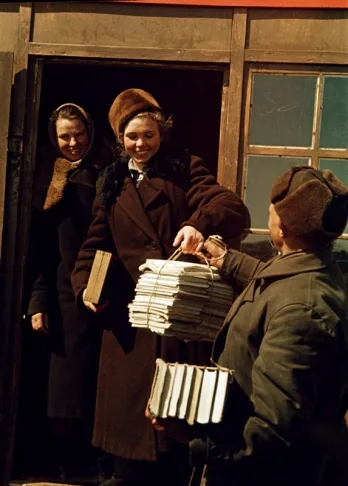 The time machine. Color. 1930-1970. Кадр 8