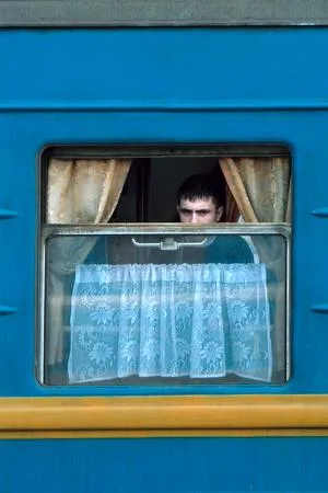 Поезд отправляется. Кадр 6
