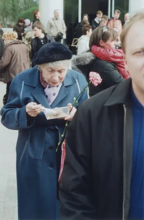 There are women in Russian villages. Кадр 8