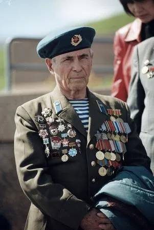 In memory, in persons, in hearts Day of the Victory — 2003. Кадр 3