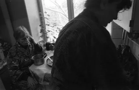 Mother. Кадр 23