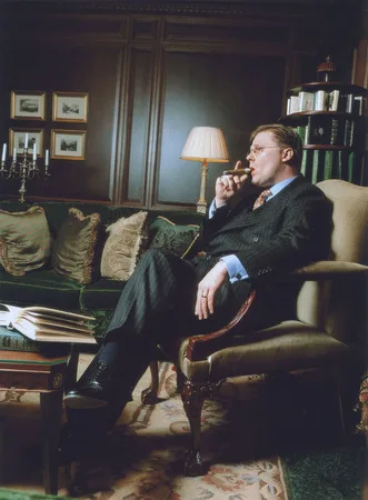 Gentlemen choose cigars. Кадр 5