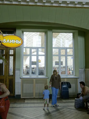 Kievskiy station, July 2008. Кадр 5