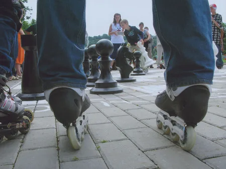 Chess boulevard. Кадр 6