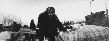 One day at the flea market. Кадр 6