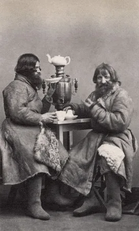 Closer to the body. Russian costume in photographs XIX — XXI centuries. Кадр 3