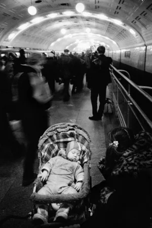 Private space in the Moscow undeground. Кадр 6