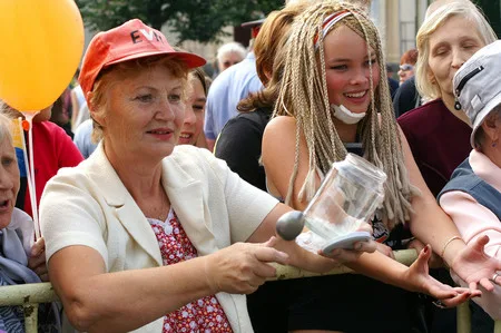 Ice cream holiday at Russia’s Main Exhibition. Кадр 12