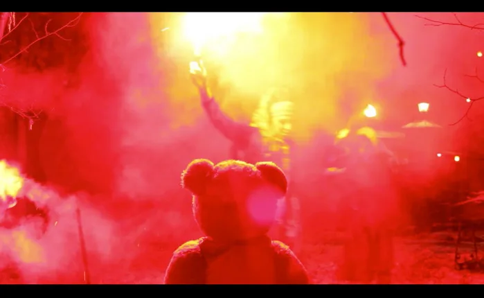 Sic the Bear. Кадр 12