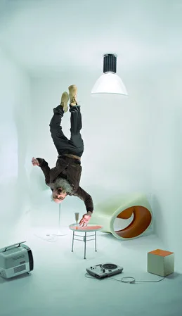 ESQUIRE. Кадр 2