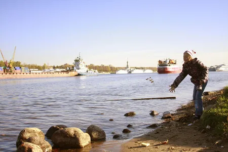 Port in autumn colour. Кадр 4