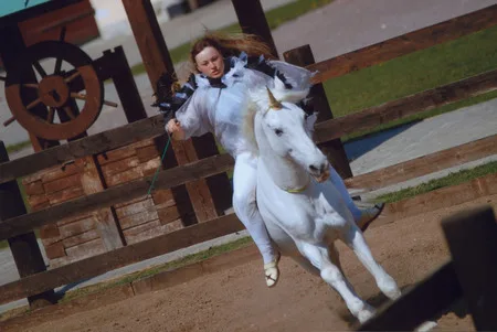 In a saddle. Кадр 5