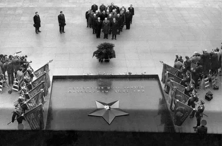 Михаил Горбачев. Perestroika. Кадр 3