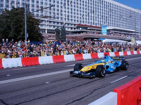 Moscow speed is not limited. Кадр 5