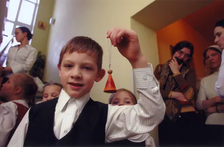 Patriarch Alexiy II in children's home. Кадр 2