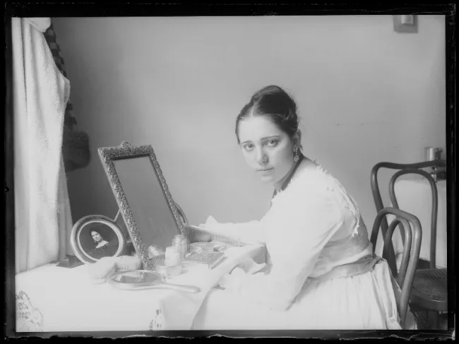 Photorgaphs 1908—1940. Кадр 1