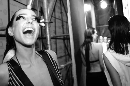 Fashion week, backstage. Кадр 4