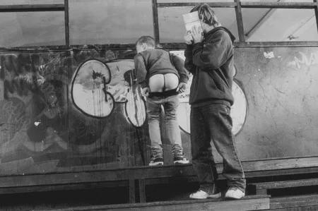 Under the bridge. Кадр 3