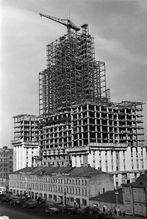 1945-1959. Эпизод 4-й. Кадр 10