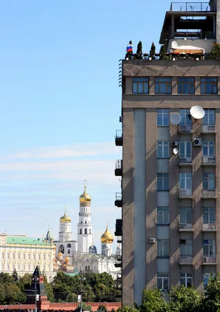 Space television in the whole country: from Moscow till outskirts. Кадр 2