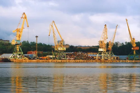 Northen river port. Кадр 5