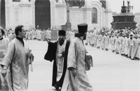 A religious procession. Кадр 12