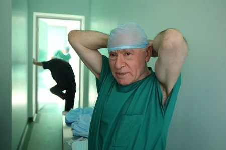 Научный Центр сердечно-сосудистой хирургии имени А.Н.Бакулева. Кадр 1