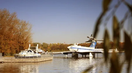 Port in autumn colour. Кадр 9