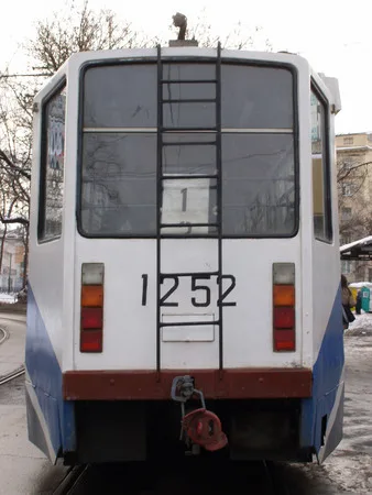 Along city rails. Кадр 5