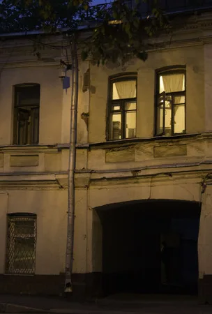 Московских окон негасимый свет. Кадр 1