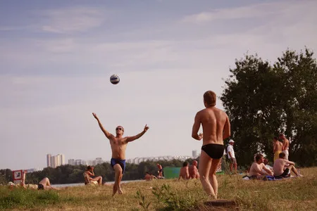 Hot summer 2010. Beach. Кадр 7