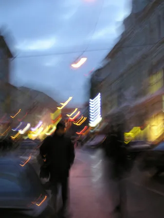 Romantic of wet lights. Кадр 2