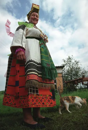 Closer to the body. Russian costume in photographs XIX — XXI centuries. Кадр 15