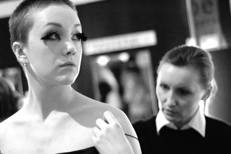 Fashion week, backstage. Кадр 1