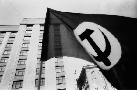 Майские. Кадр 6