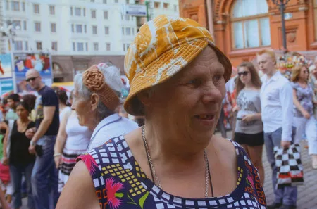 Muscovites and guests of the capital. Кадр 12