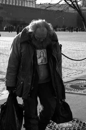 Different people of the one city. Кадр 5