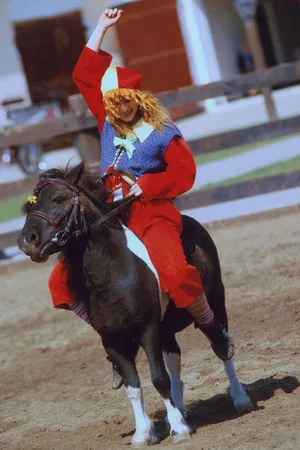 In a saddle. Кадр 11