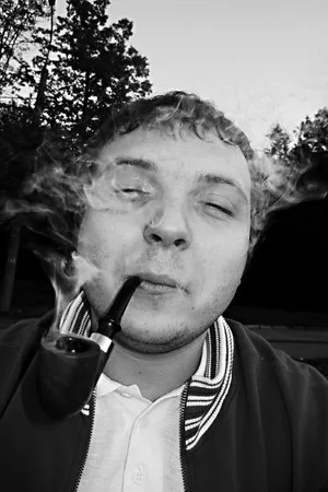 Man with a pipe. Кадр 1